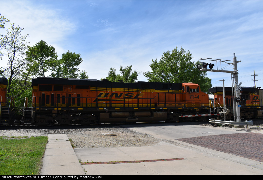 BNSF 7144